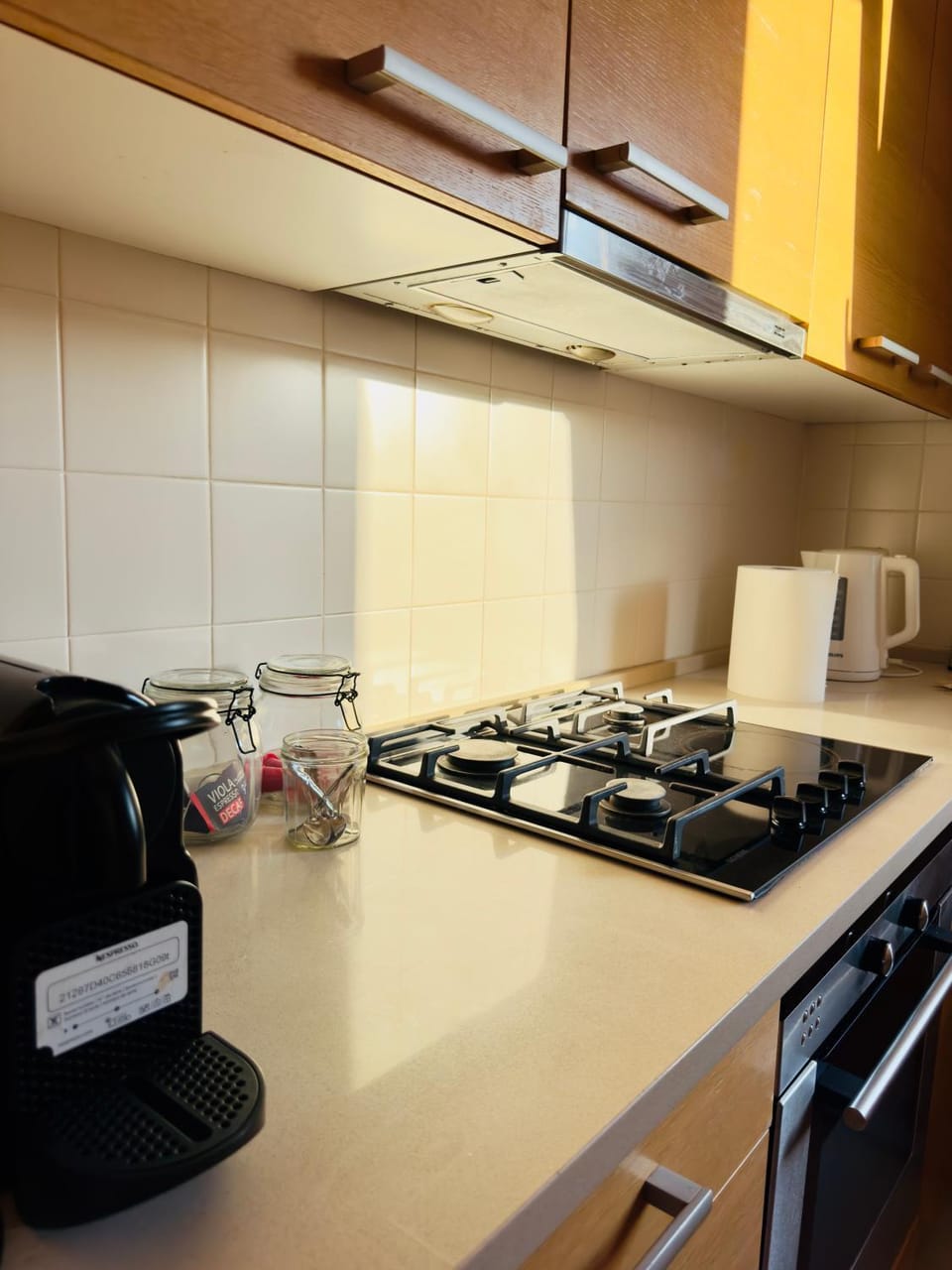Kitchen or kitchenette, stove, washing machine