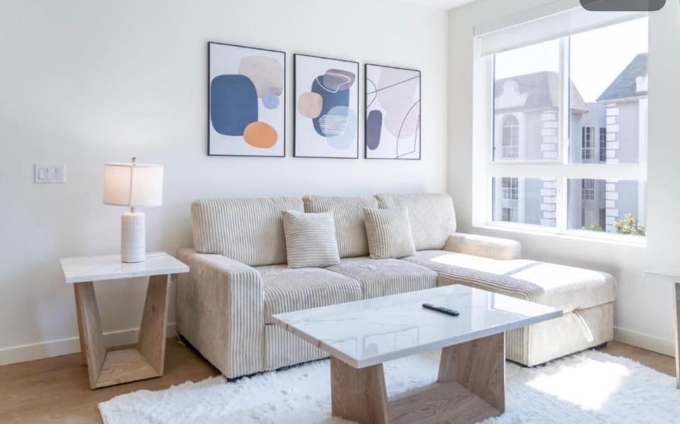 Luxury 2 Bedroom Residence With Fitness and Outdoor Pool Apartment hotel in West Hollywood