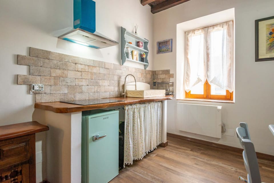 Kitchen or kitchenette, pet friendly, stove