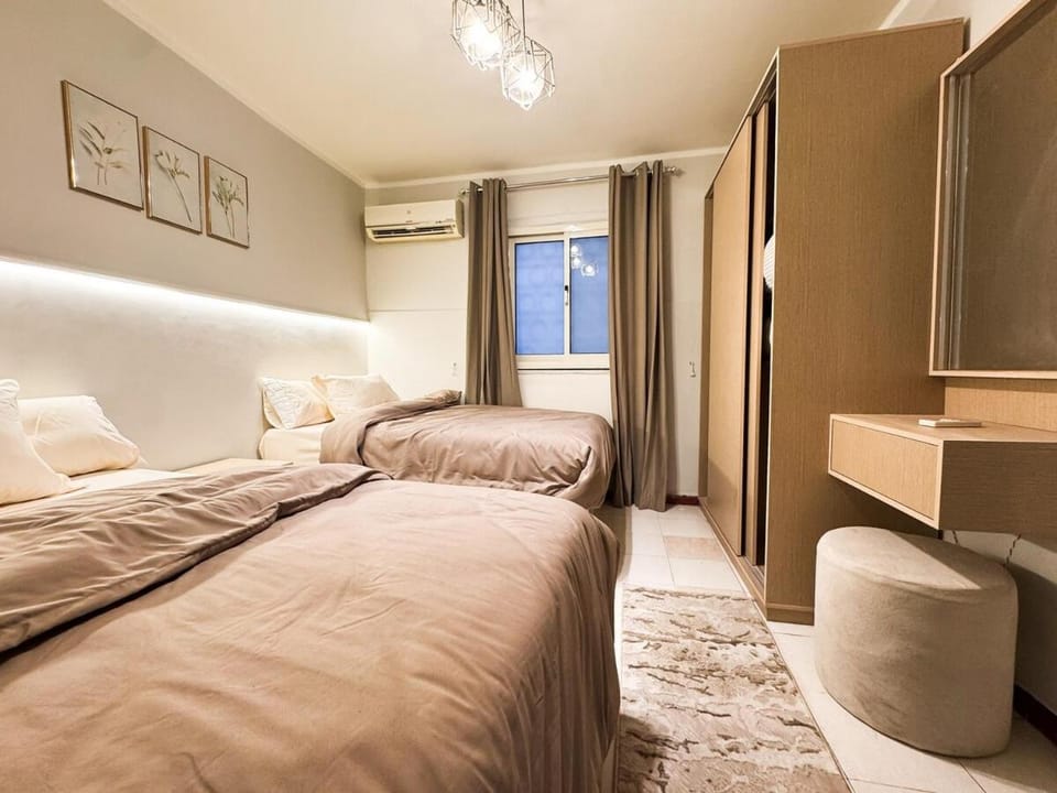 Bed, Bedroom, wardrobe, air conditioner