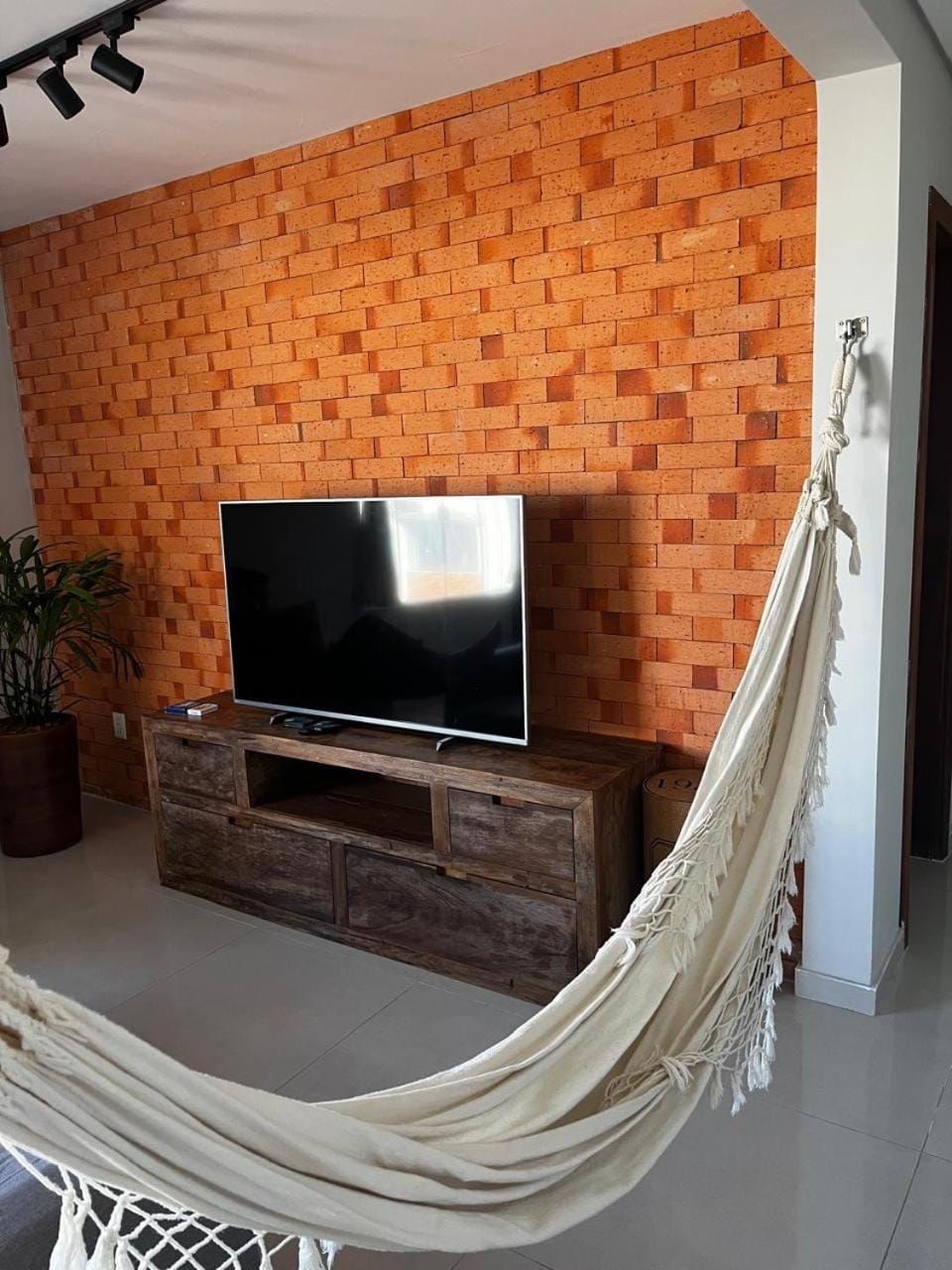 Apartamento com ar-condicionado, Wi-Fi no Campeche e estacionamento gratuito Apartment in Florianopolis