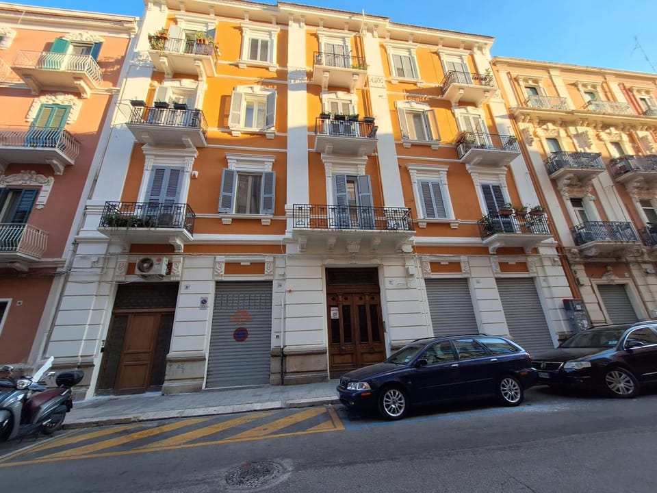 Property building, Day, Neighbourhood, Street view, Location