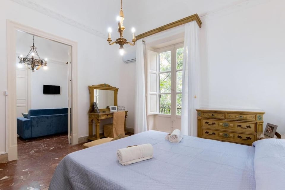 Maison Politeama Central Stay Walk Everywhere Apartment in Palermo