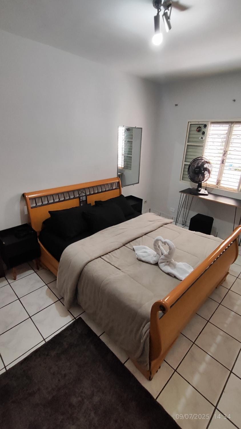 Quarto Individual CAMA QUEEN muito perto do Aeroporto GRU Vacation rental in Guarulhos