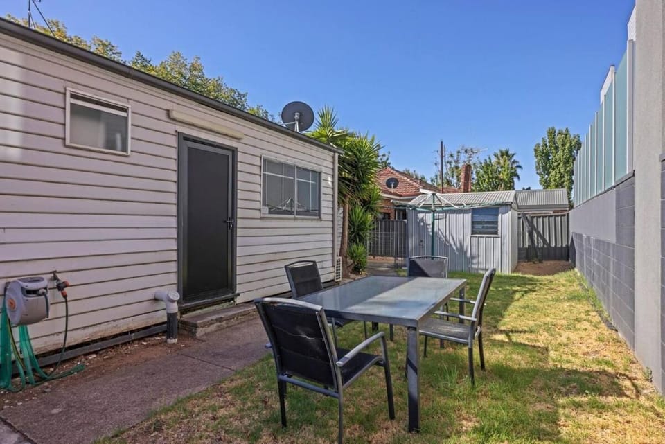 Hargreaves St - Group Holiday 8BR - Bendigo CBD House in Bendigo