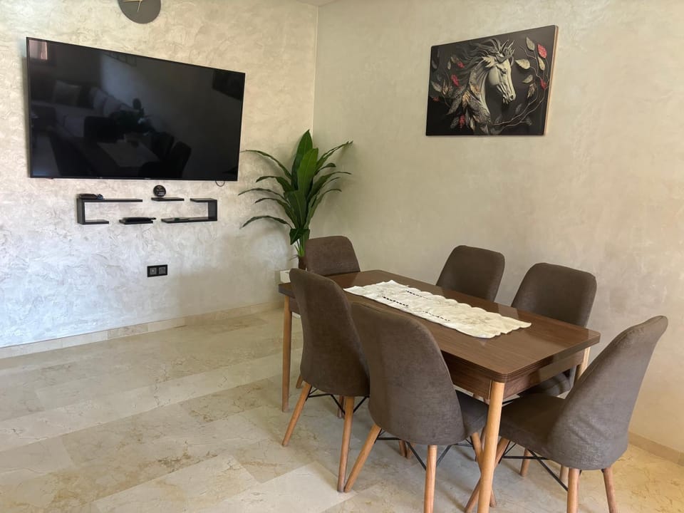 Communal lounge/ TV room, TV and multimedia, Seating area