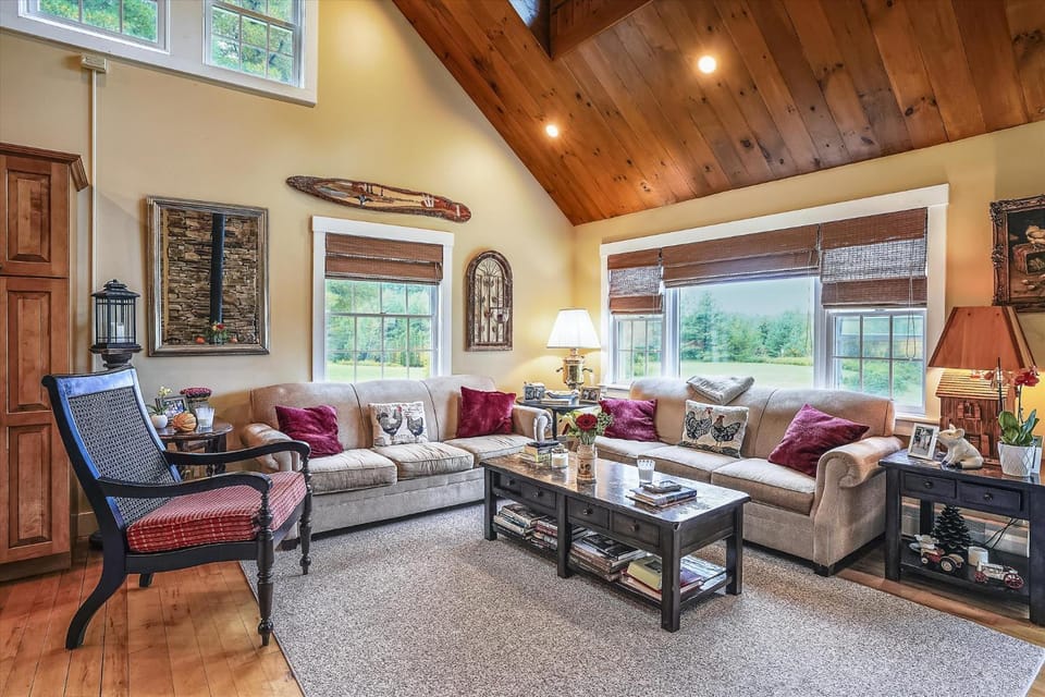 Grey Goose Farm House in Elmore