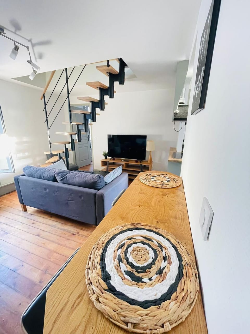 TV and multimedia, Living room, Seating area