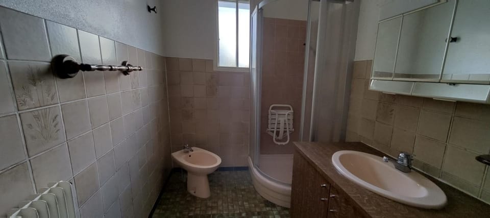 Bathroom, bidet