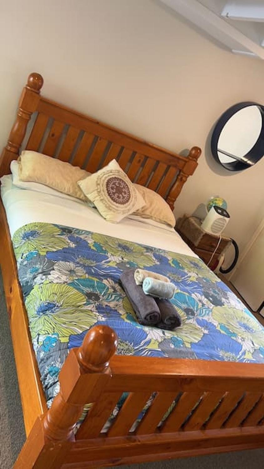 1 Queen Bed and 1 Sofa Bed, Serviced Studio B Apartment in Auckland