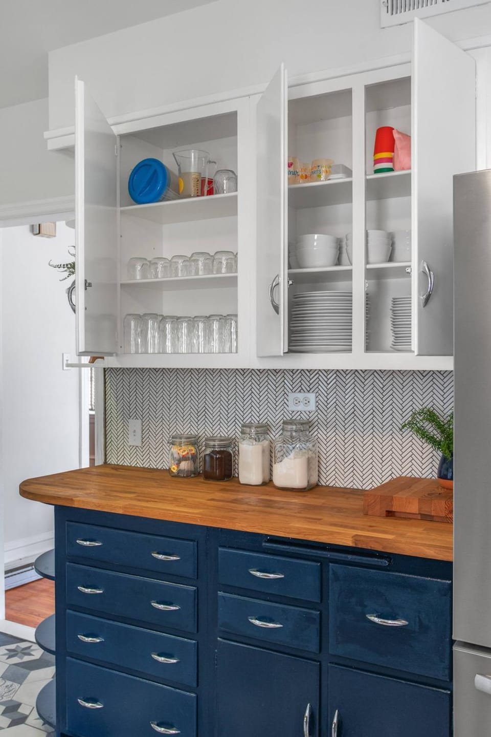 Kitchen or kitchenette, kitchen