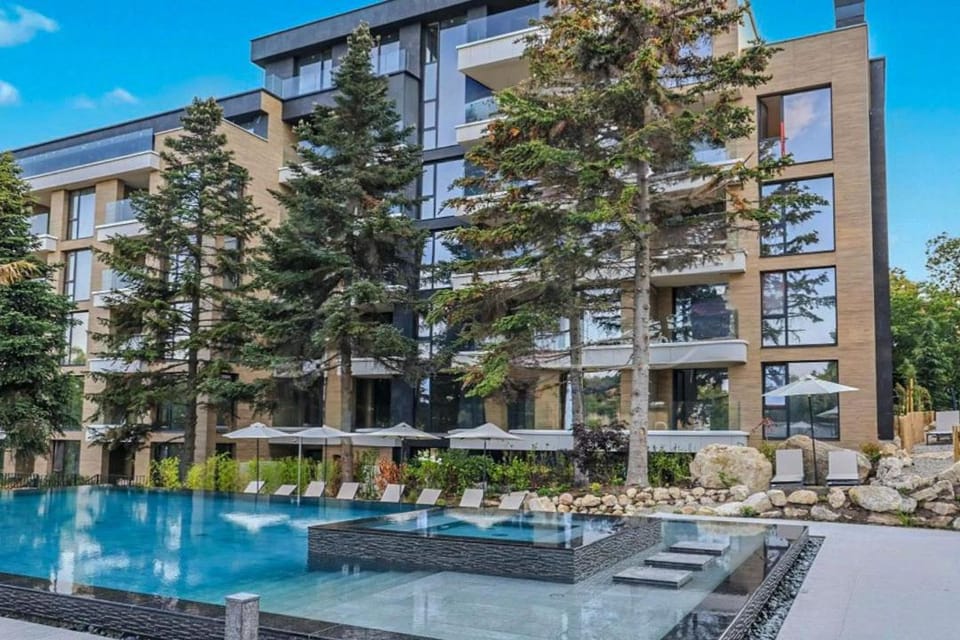 Property building, Spring, Day, Garden, Garden view, Pool view, Swimming pool, sunbed