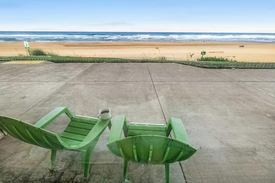 Ocean view studio no stairs-Full Kitchen Patio House in Lincoln City