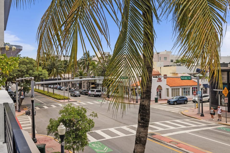Neighbourhood, City view, Street view, Location
