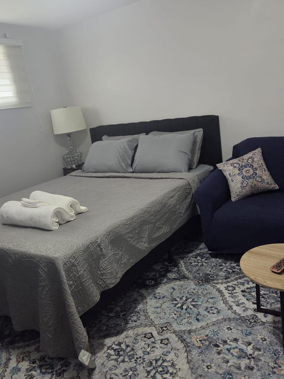Deluxe Private Room in a Shared Apartment- Comfortable and Convenient Inn in Saint John