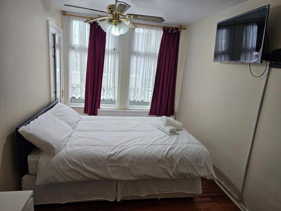 Tanners End Apartment Apartment in London
