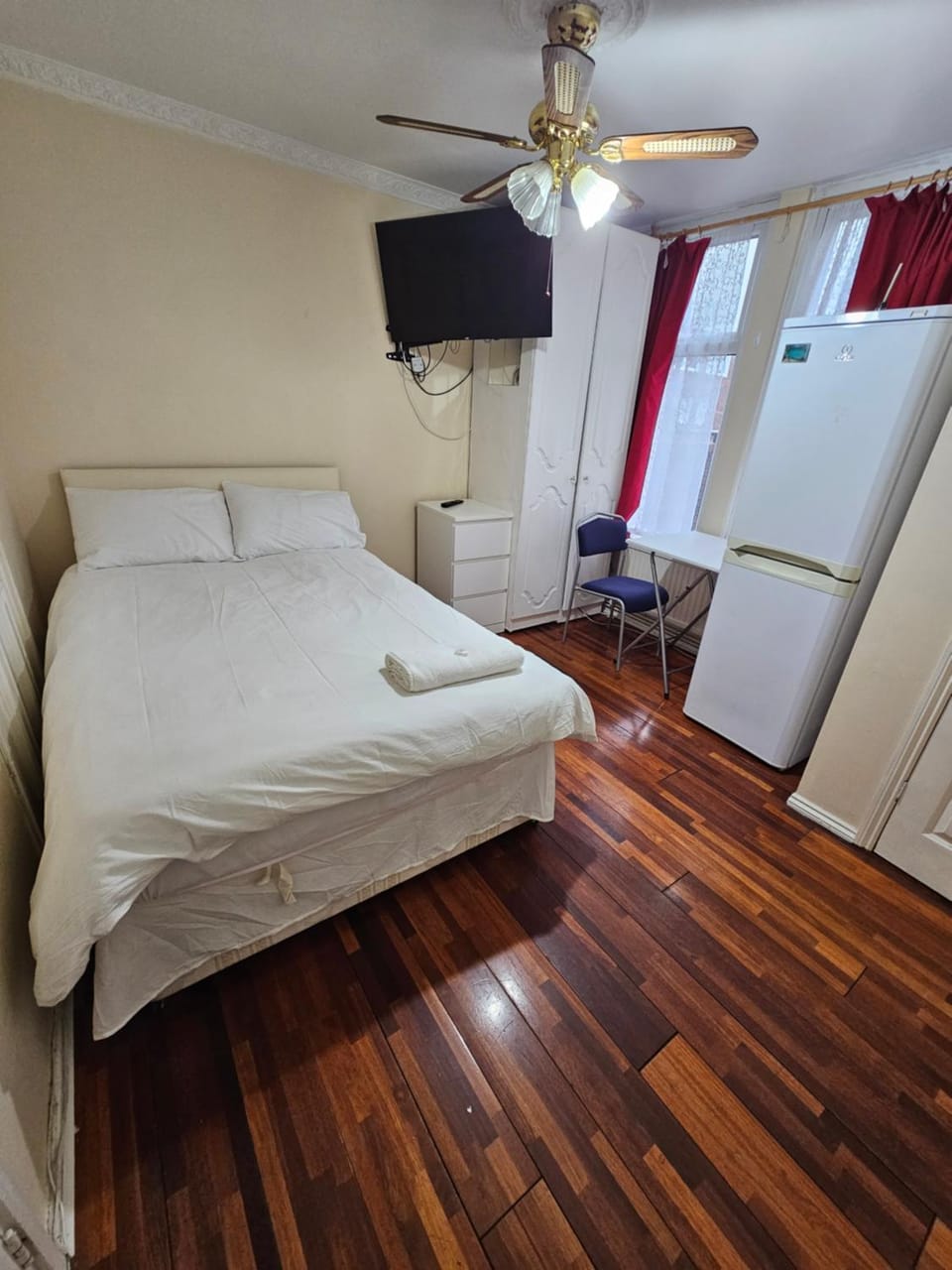 Tanners End Apartment Apartment in London