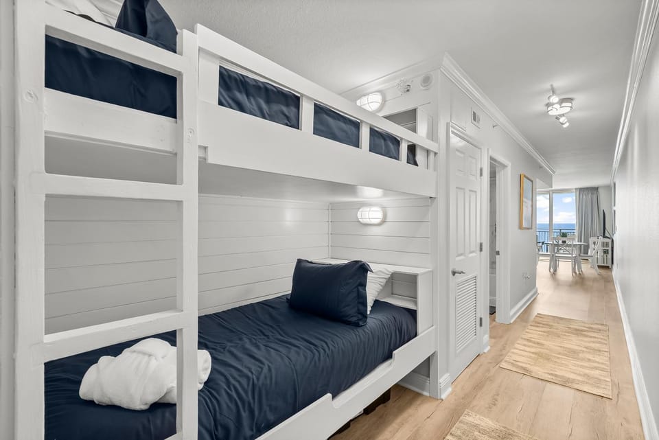 Beach ChairsViewsBeachfrontKing Bed3 Pools House in Panama City Beach