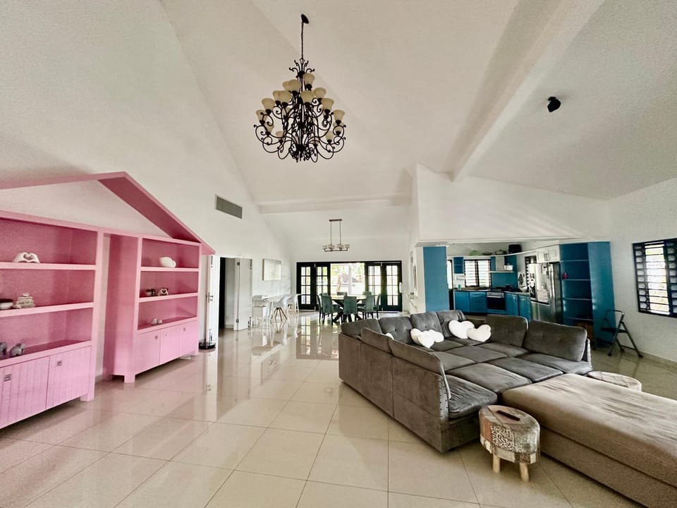 Kitchen or kitchenette, Living room, Seating area