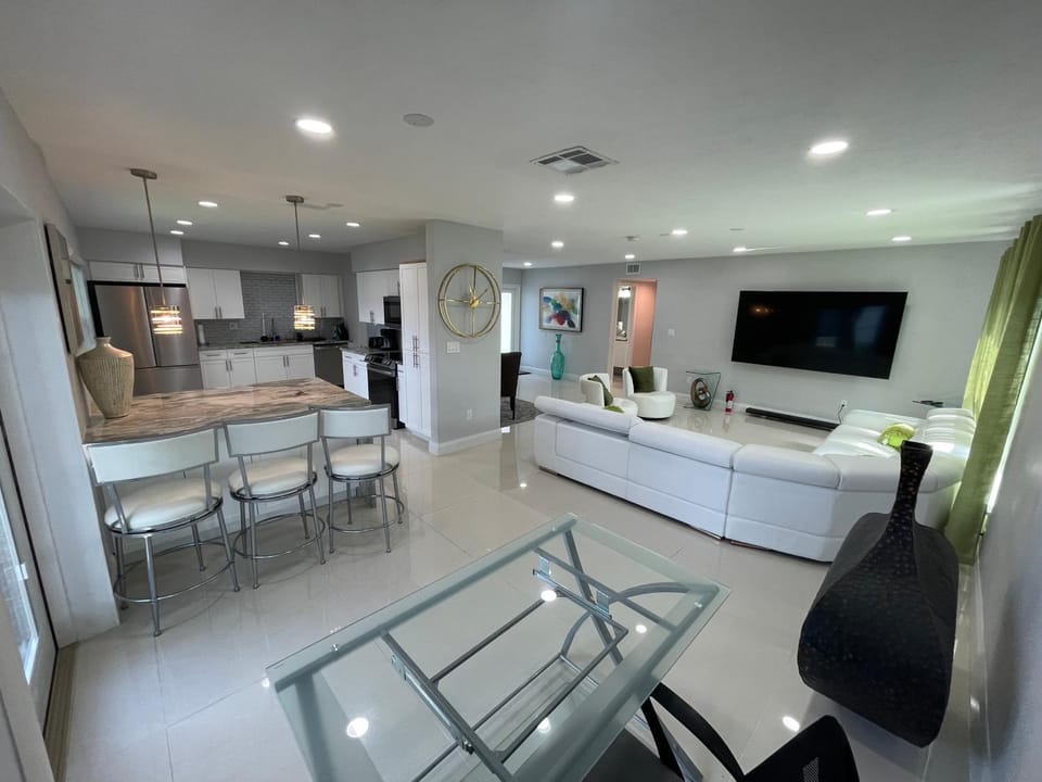 Living room, Dining area