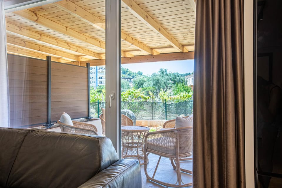 AMA'S Duplex 5 - Parking, Kitchen, Central Apartment in Vlorë County, Albania