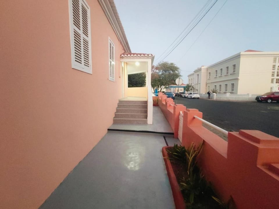 Facade/entrance, Garden, Street view