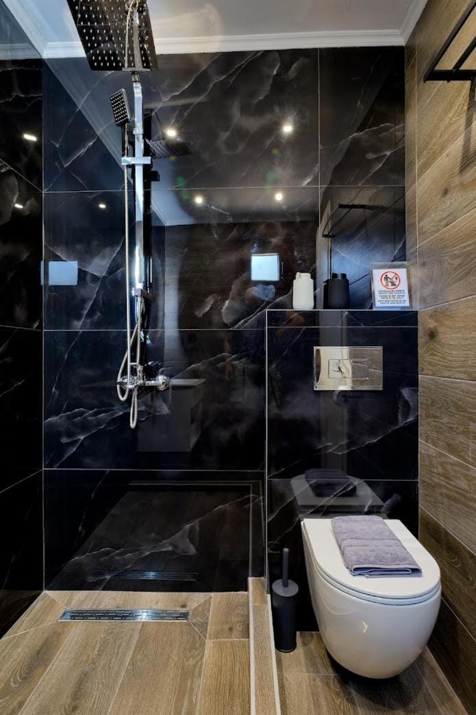 Shower, Toilet, Bathroom