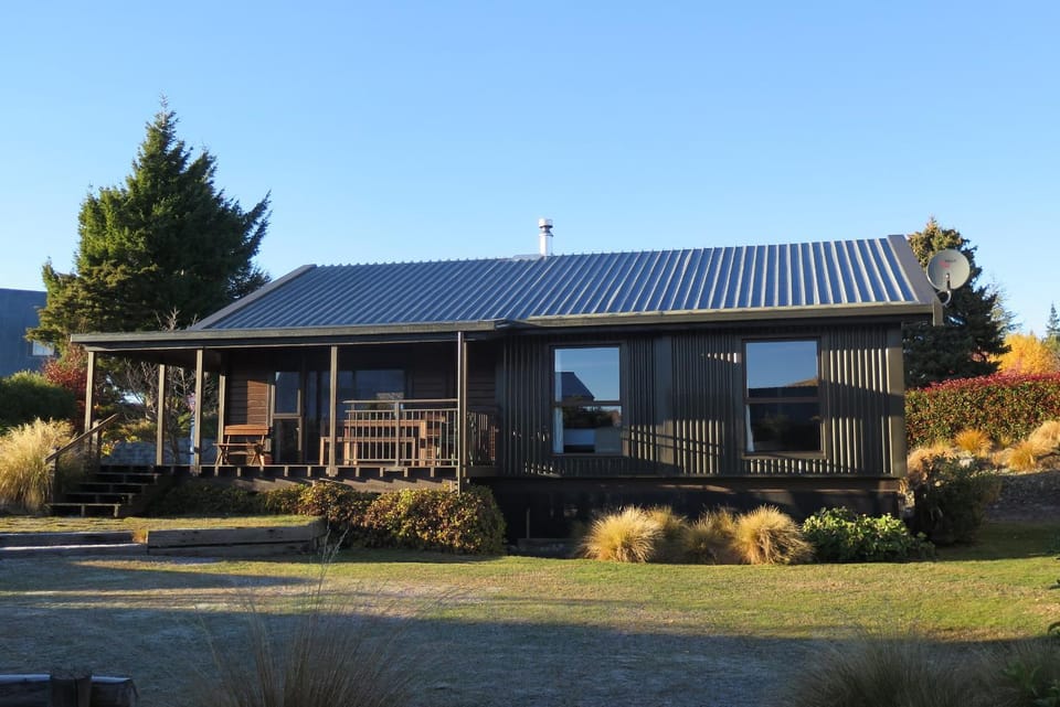 Property building, Day, Garden, Garden view