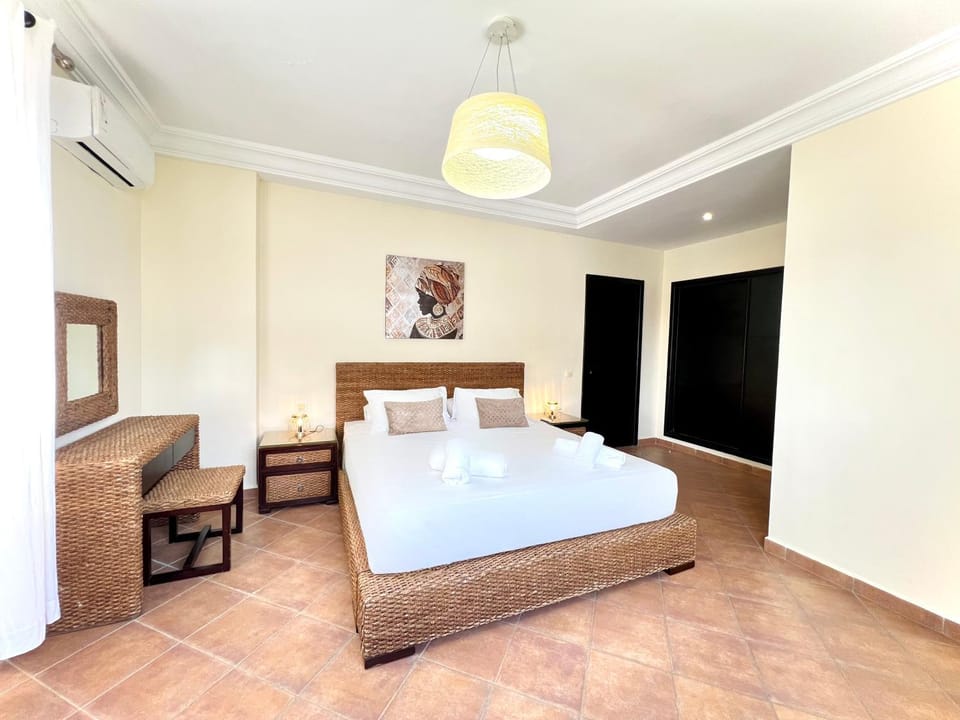 Photo of the whole room, Bedroom, air conditioner