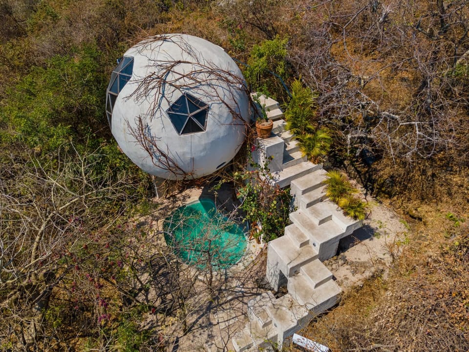 Garden view, Landmark view, Pool view