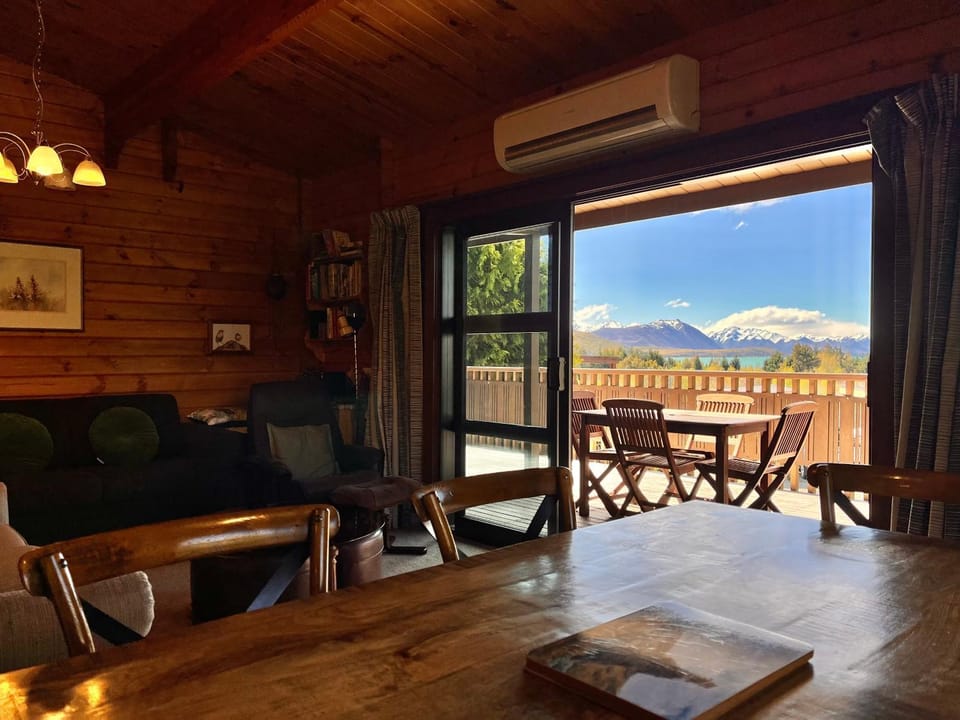 Patio, Seating area, Dining area, Lake view, Mountain view, heating