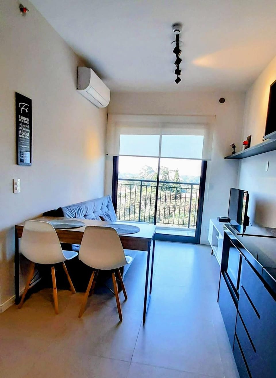 Communal lounge/ TV room, Living room, air conditioner
