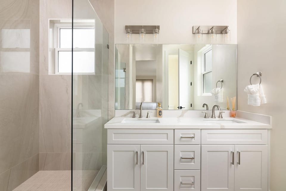 Airy Ocean Beach Home with Coastal Views House in Ocean Beach