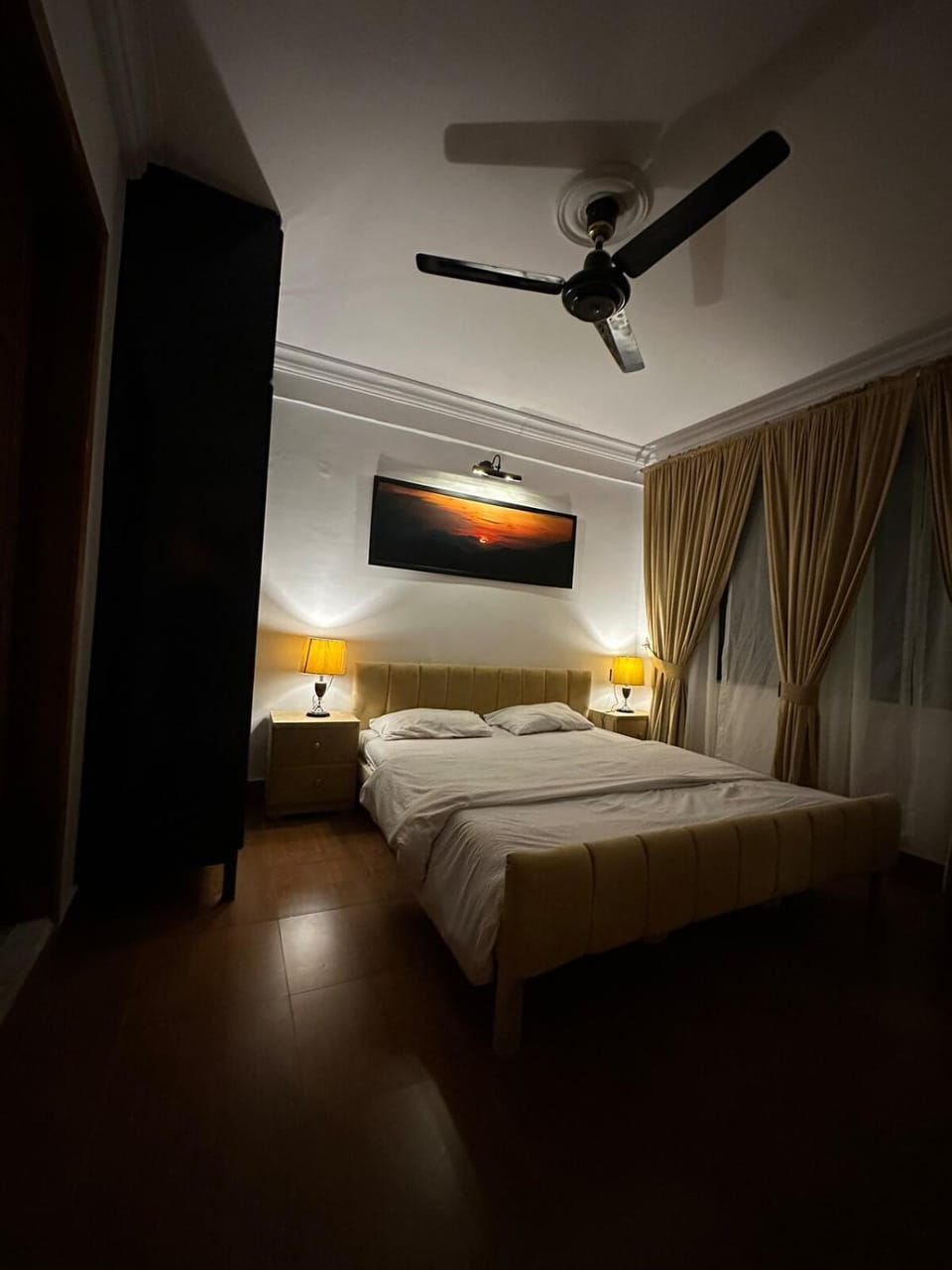 Bed, Photo of the whole room, Bedroom