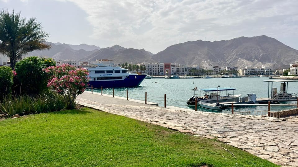 Restaurant/places to eat, Activities, BBQ facilities, Beach