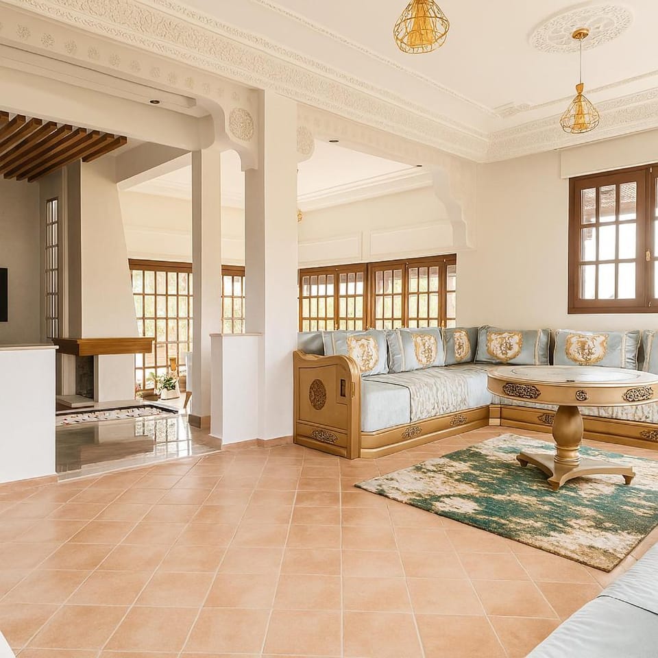 Spacious villa in Founty, beach side 40m front Sofitel Villa in Agadir