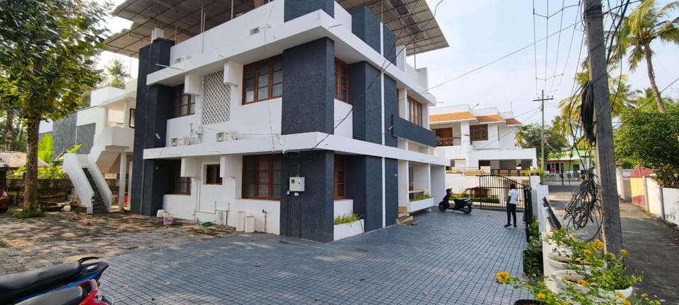 Property building, Neighbourhood, Street view, Parking