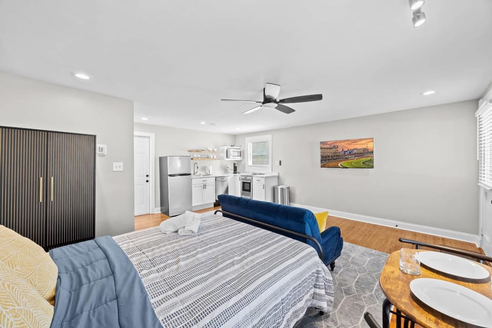 Charming Studio Stay in Vibrant Highlands Area Apartment in Jefferson County