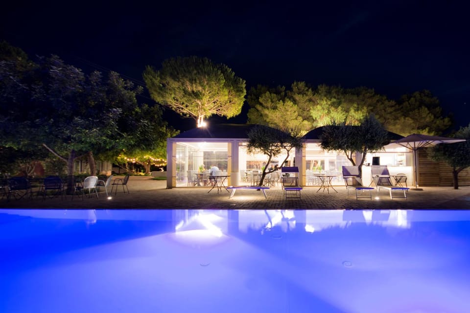 Property building, Swimming pool, Swimming pool