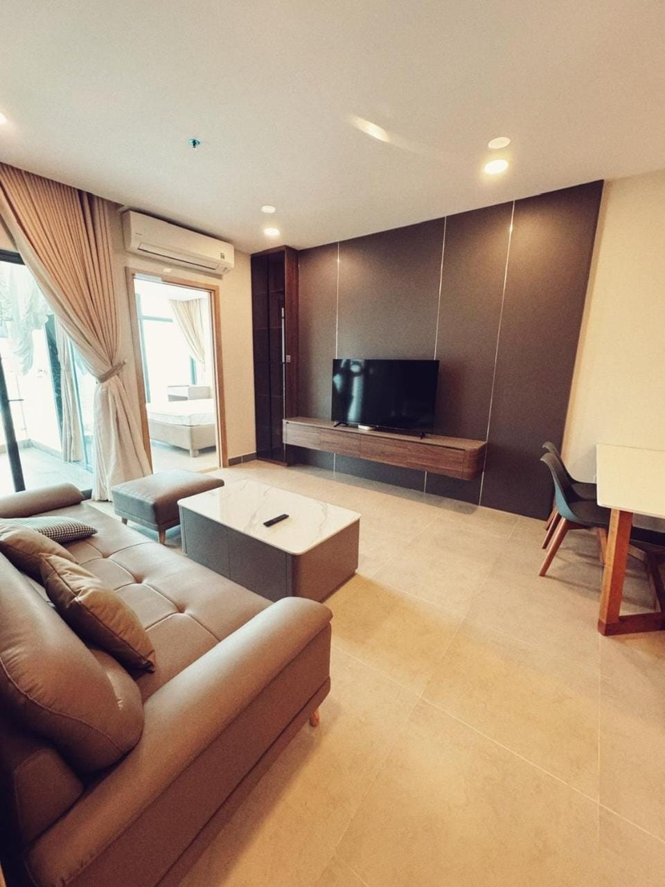 Communal lounge/ TV room, TV and multimedia, Living room, Seating area, Evening entertainment