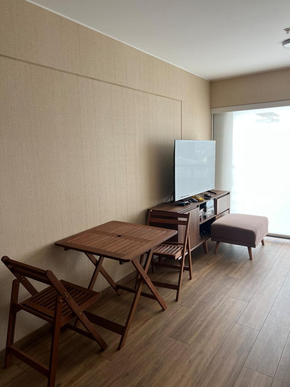 TV and multimedia, Seating area, Dining area