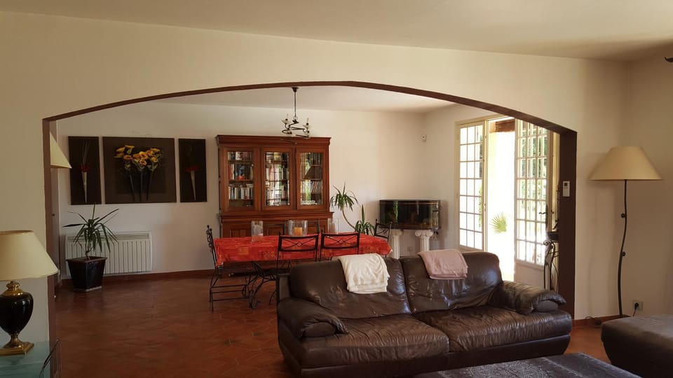 Private villa with pool Villa in Roquefort-les-Pins