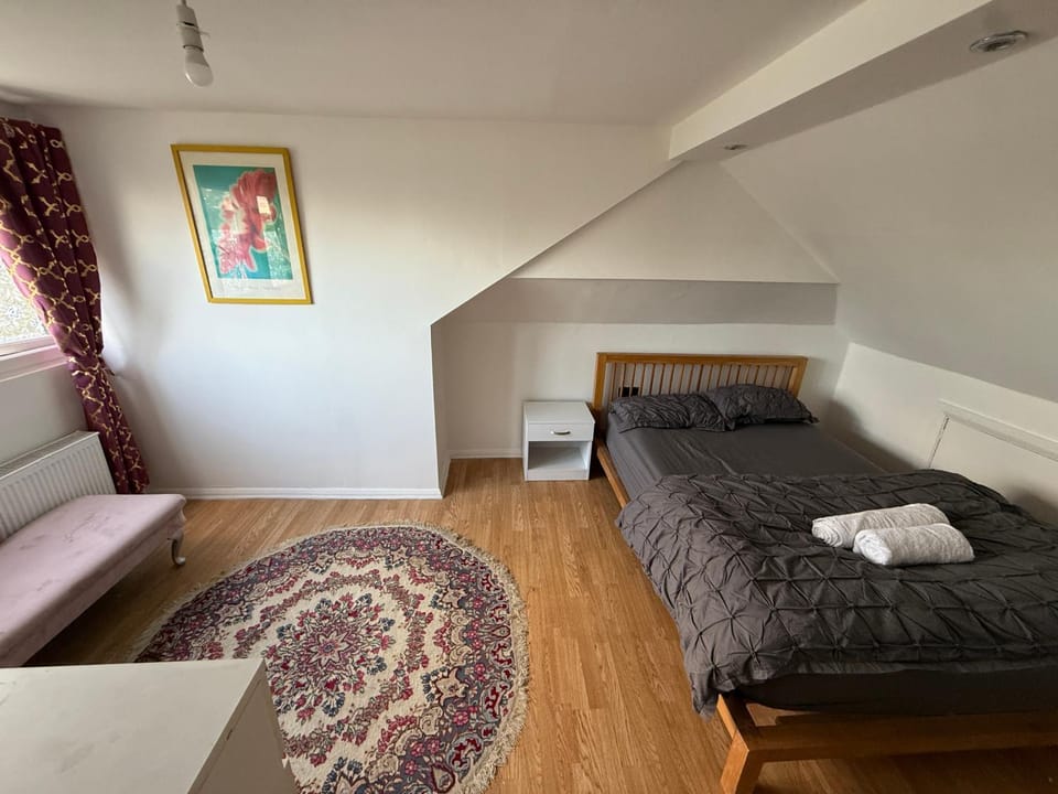 Bed, Seating area, Bedroom, towels