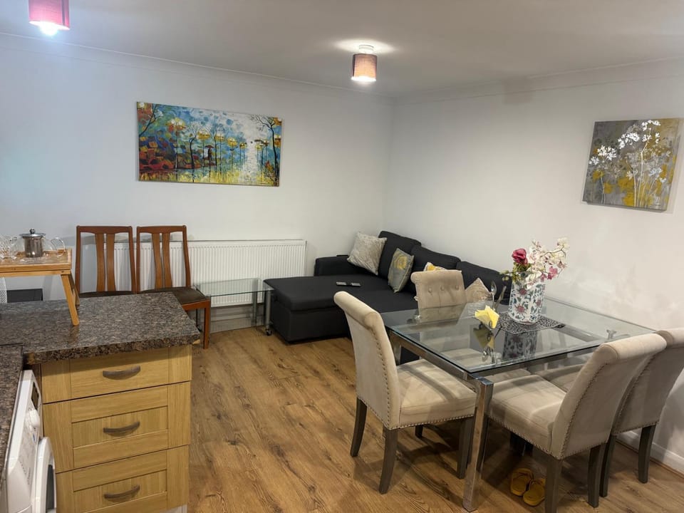 Living room, Decorative detail, Seating area, Dining area
