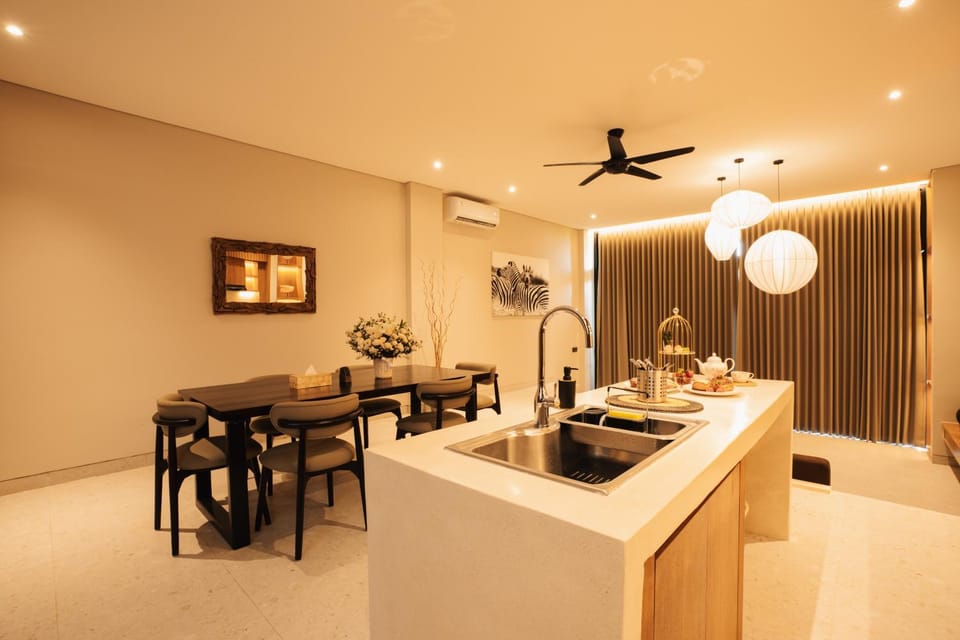 Kitchen or kitchenette, Dining area, kitchen