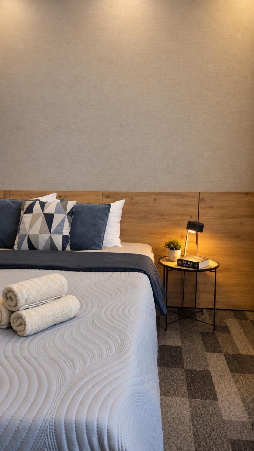 Bed, Photo of the whole room, Bedroom, towels