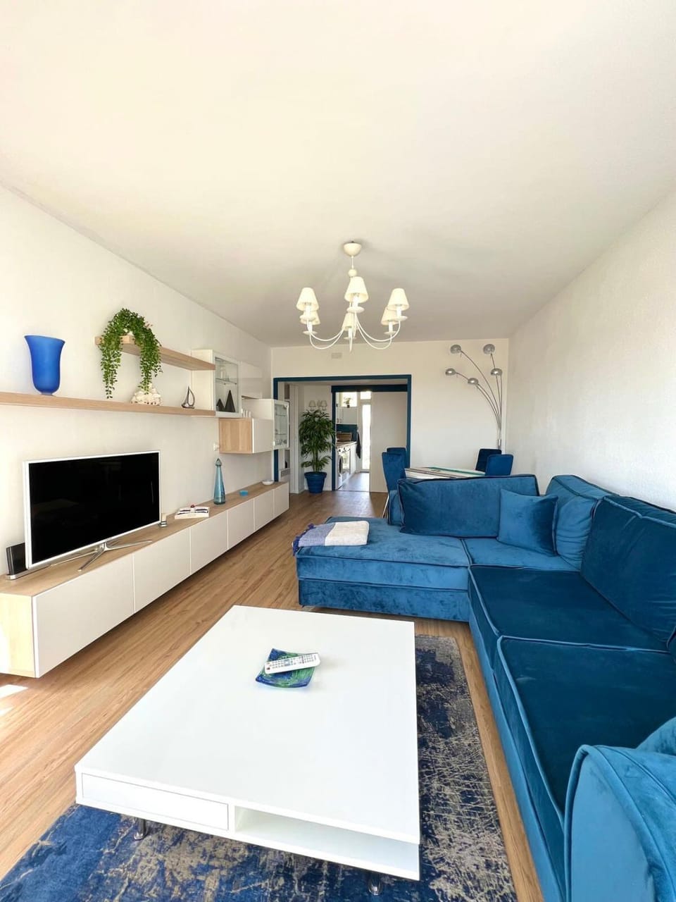 Grand appartement refait à neuf belle vue mer House in French Riviera