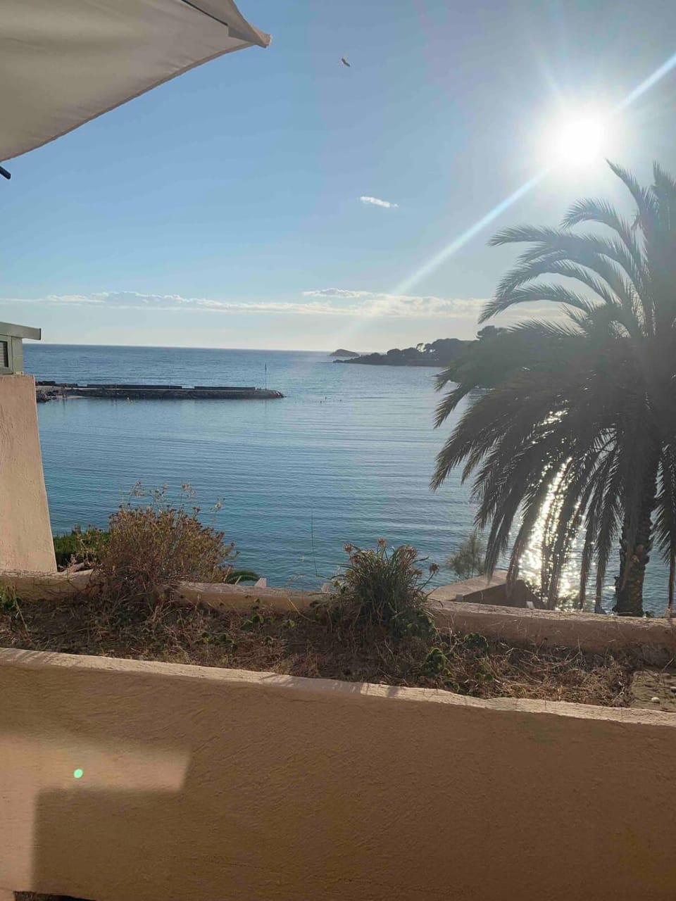 Terrasse avec superbe vue mer & pieds dans l’eau House in French Riviera