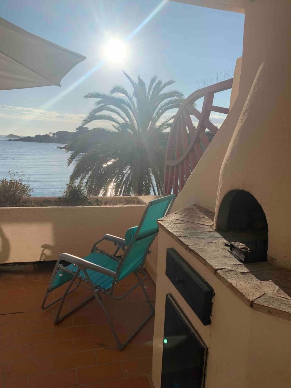 Terrasse avec superbe vue mer & pieds dans l’eau House in French Riviera