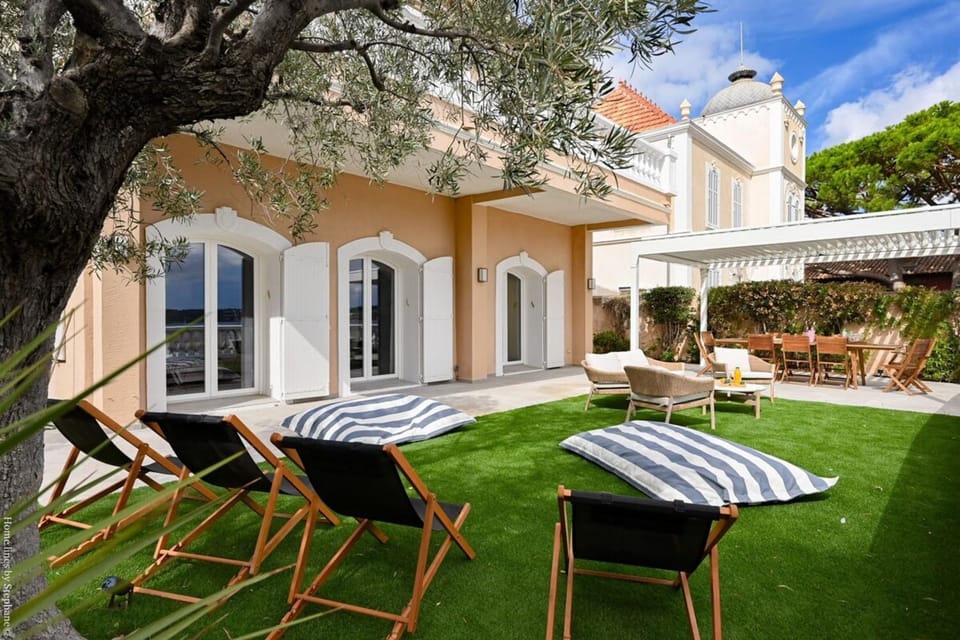 Jonaxel - Sur le port de Bandol House in French Riviera